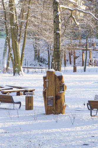 Park przy Gdańskiej "Małpi Gaj" - elementy rekreacyjne